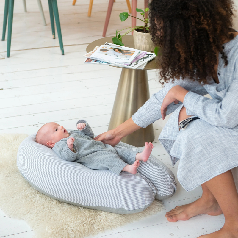 Coussin d&#039;Allaitement et Maternité Buddy Classic - Light Gris - Doomoo