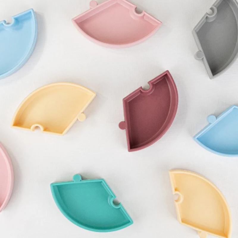 Assiette Puzzle MINIKOIOI avec Ventouse en Silicone – Beige