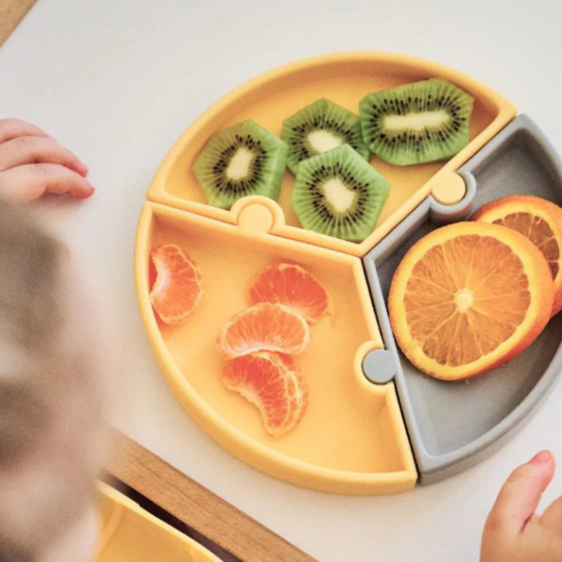 Assiette Puzzle MINIKOIOI avec Ventouse en Silicone – Jaune