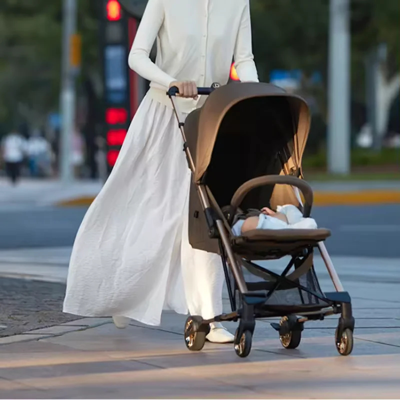 Poussette de voyage compacte pour tout-petits pour avion.