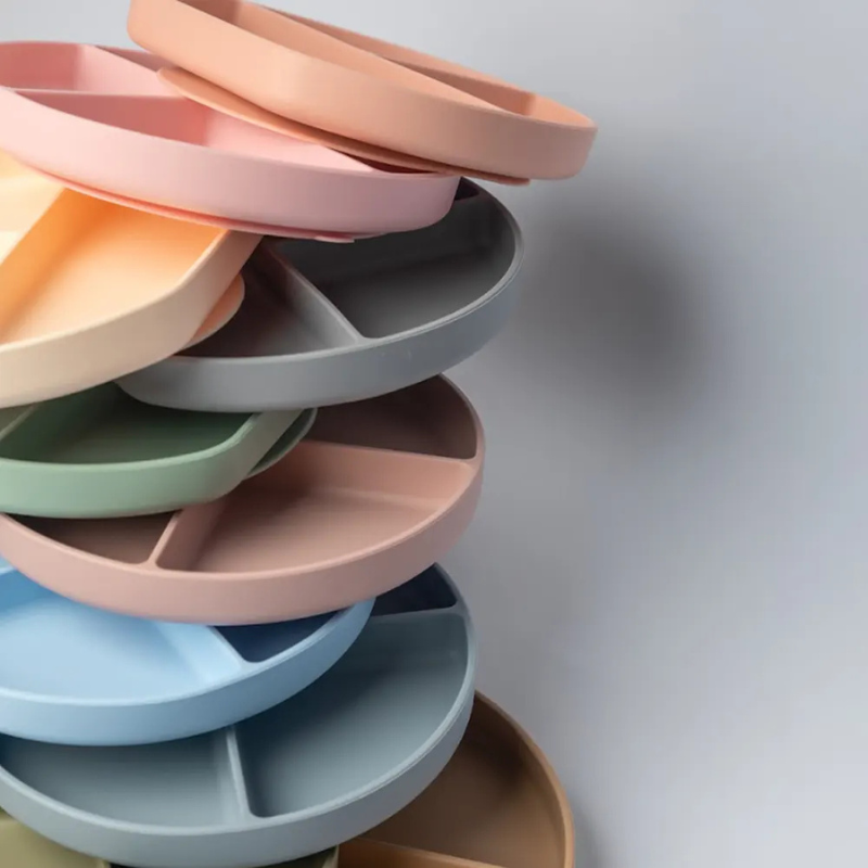 YUMMY Assiette en Silicone Multi-Compartiments avec Ventouse 4M+