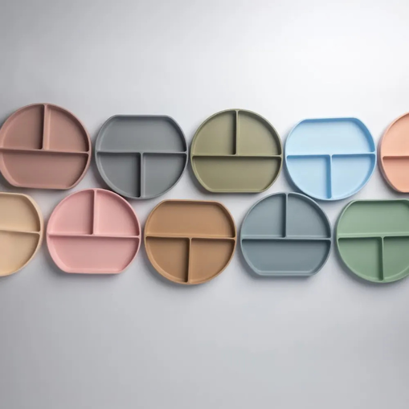 YUMMY Assiette en Silicone Multi-Compartiments avec Ventouse 4M+